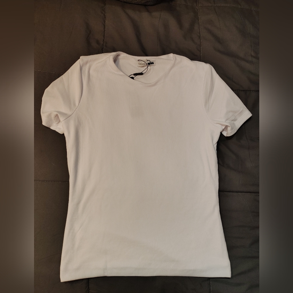 Fashion Nova Chloe Crew Neck White Short Sleeve Tee Top Size L * NEW *